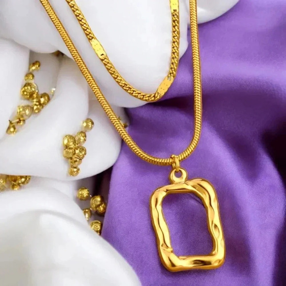 🆕️Layered 18K Gold-Plated Necklace Set with Chic Rectangle Pendant ✨ - Picture 1 of 14